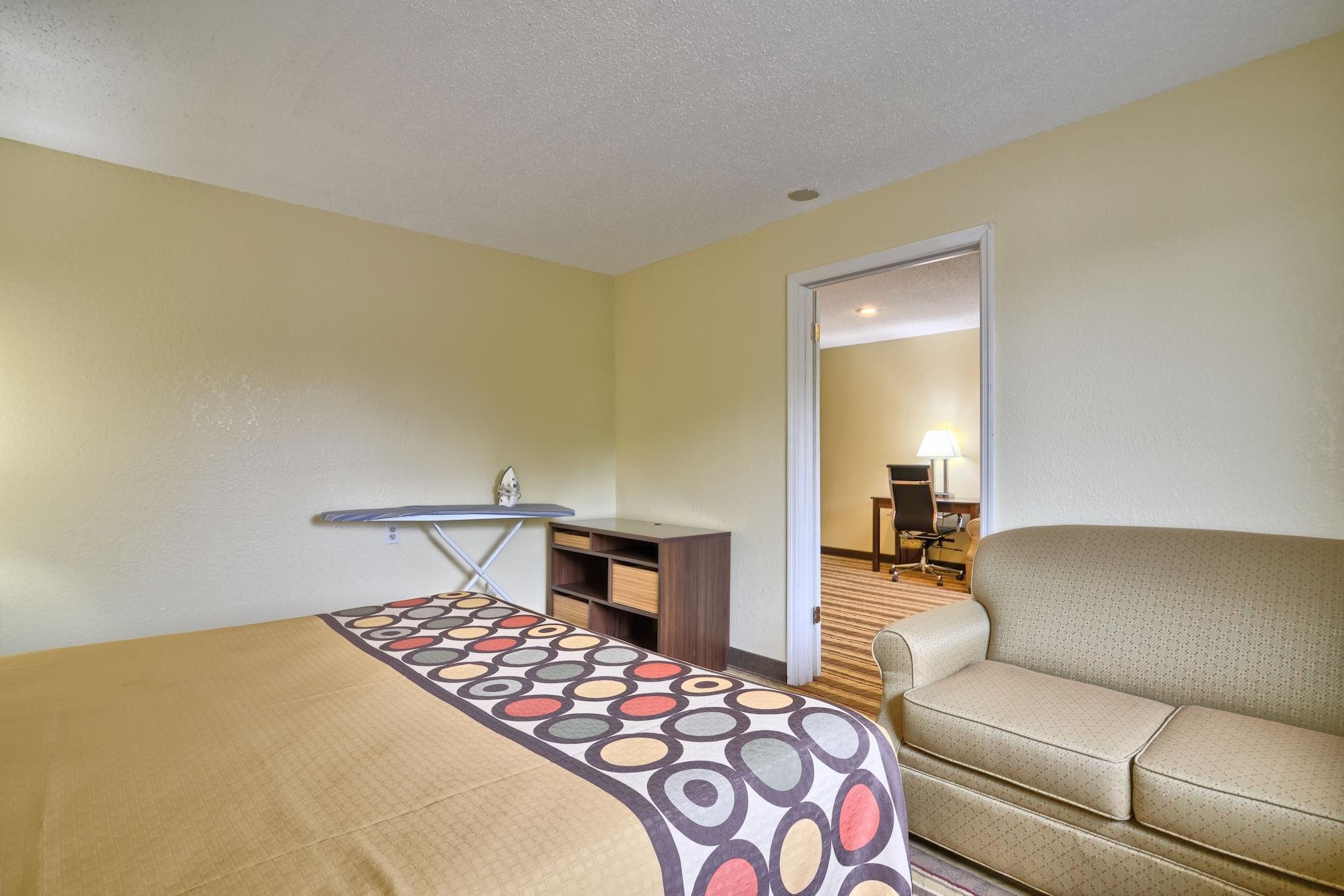 Super 8 By Wyndham Latham - Albany Airport Ξενοδοχείο Εξωτερικό φωτογραφία